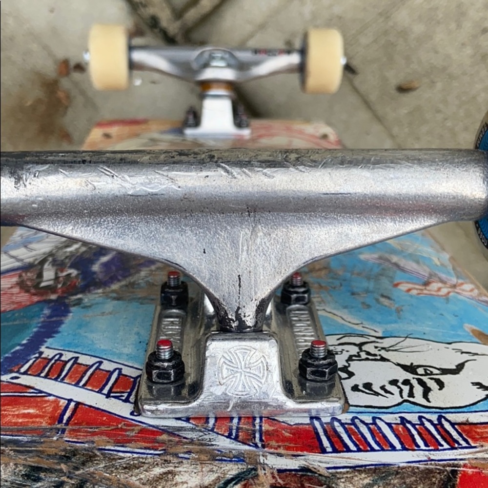 skateboard trucks